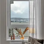 Northstay - Cozy Arctic Apartment, Free Parking Apartamento