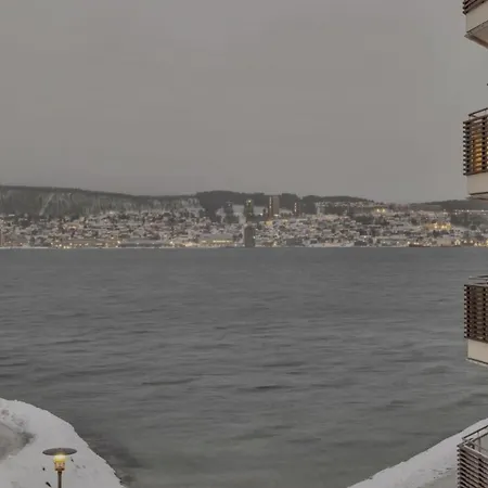 Northstay - Cozy Arctic Apartment, Free Parking شقة ترومسو