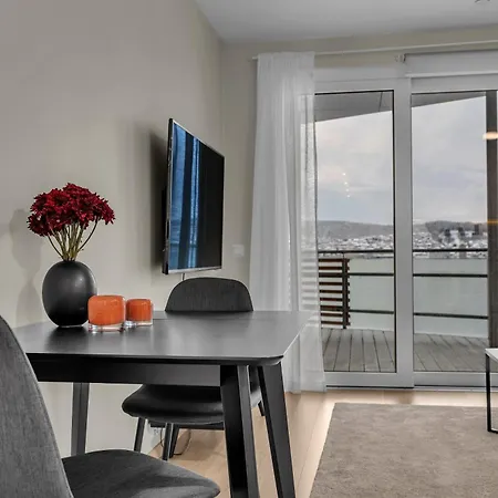 Northstay - Cozy Arctic Apartment, Free Parking Leilighet Tromsø