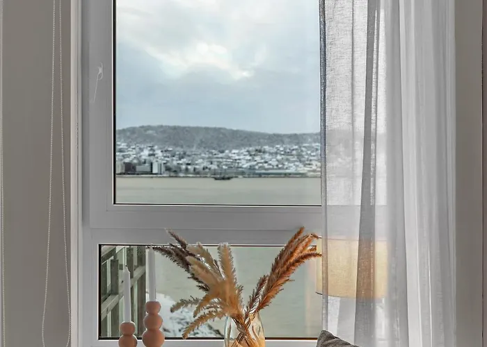 Northstay - Cozy Arctic Apartment, Free Parking Appartement