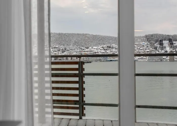 Northstay - Cozy Arctic Apartment, Free Parking